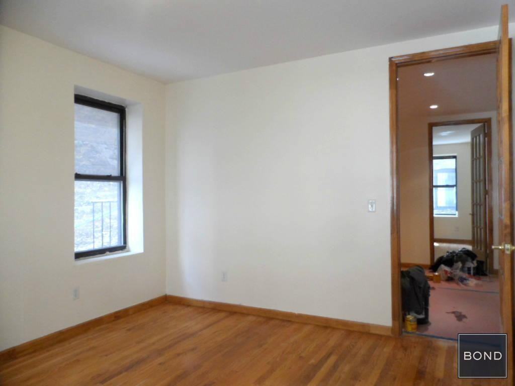 530 Riverside Dr - Photo 2 of 7