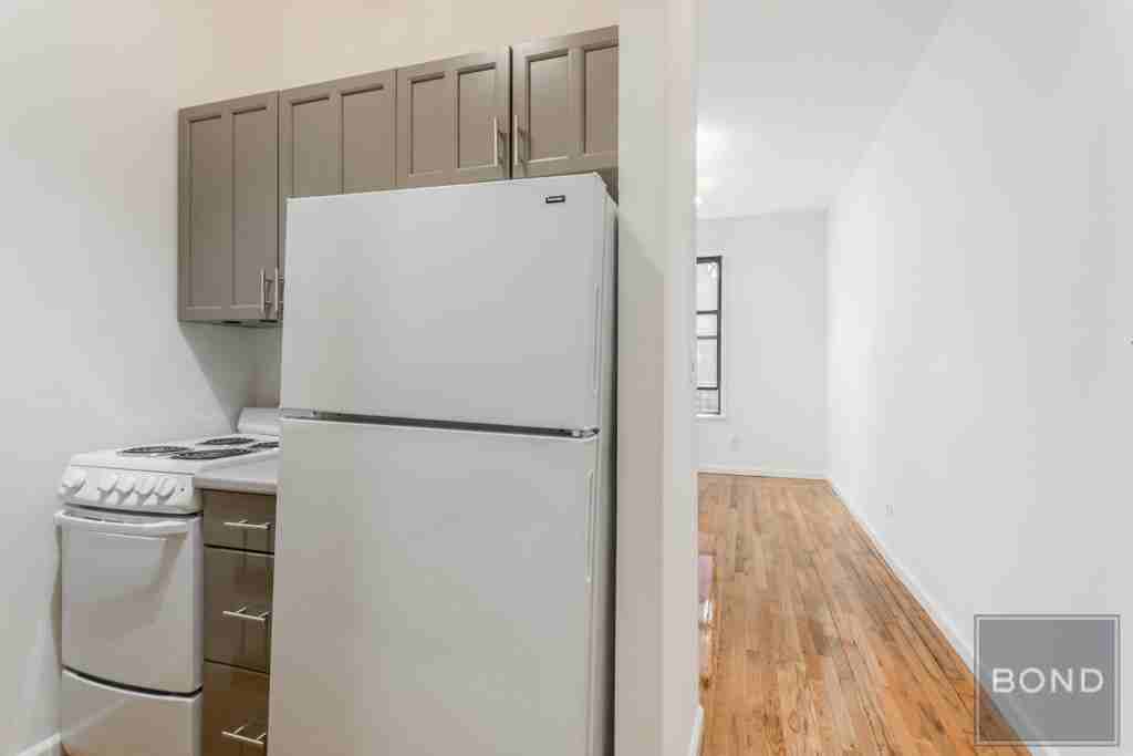 790 9th Ave 3 - Photo 3 of 5