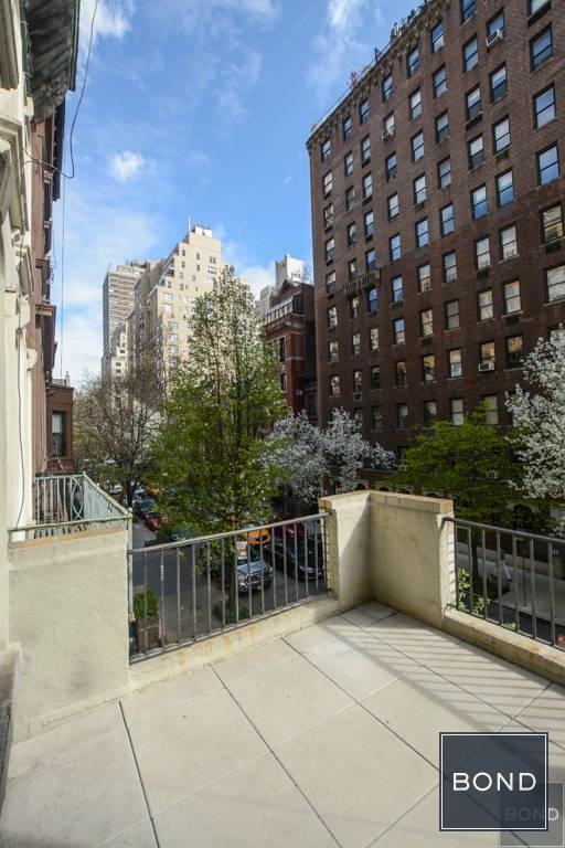 161 E 71st St 3-4 - Photo 2 of 13