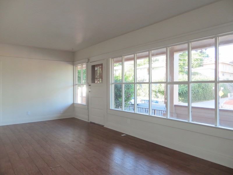 2610 Berkeley Ave - Photo 2 of 9