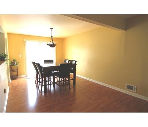 20 Peter Ave - Photo 3 of 5