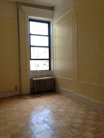 729 Monroe St - Photo 3 of 5