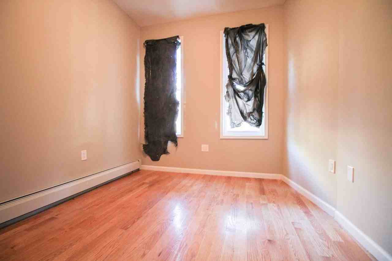 1823 Menahan St 1R - Photo 2 of 9