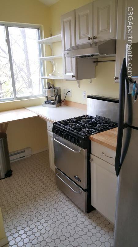 111 Woodstock St - Photo 2 of 4