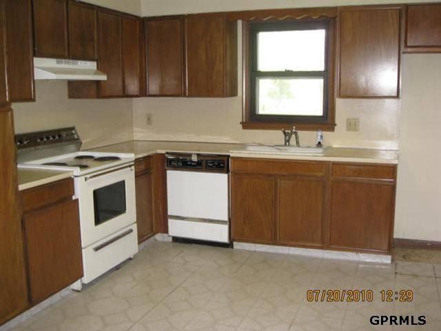 8717 Browne St - Photo 3 of 5