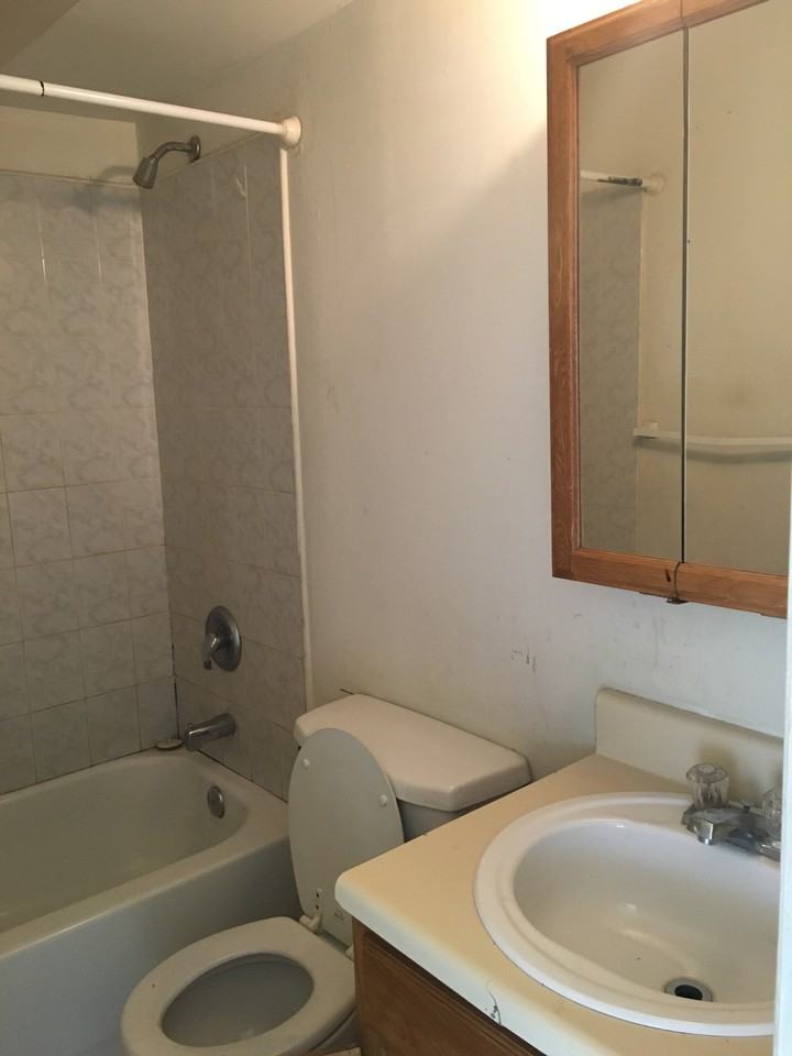 812 Bryant Ave 3 - Photo 2 of 3