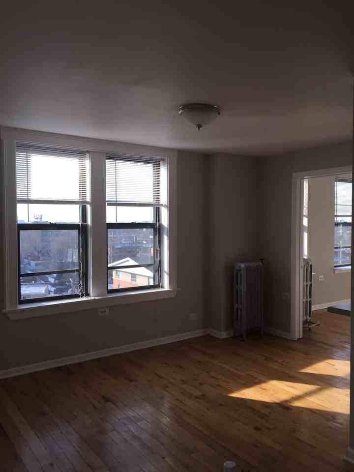 7301 N Sheridan Rd - Photo 3 of 7