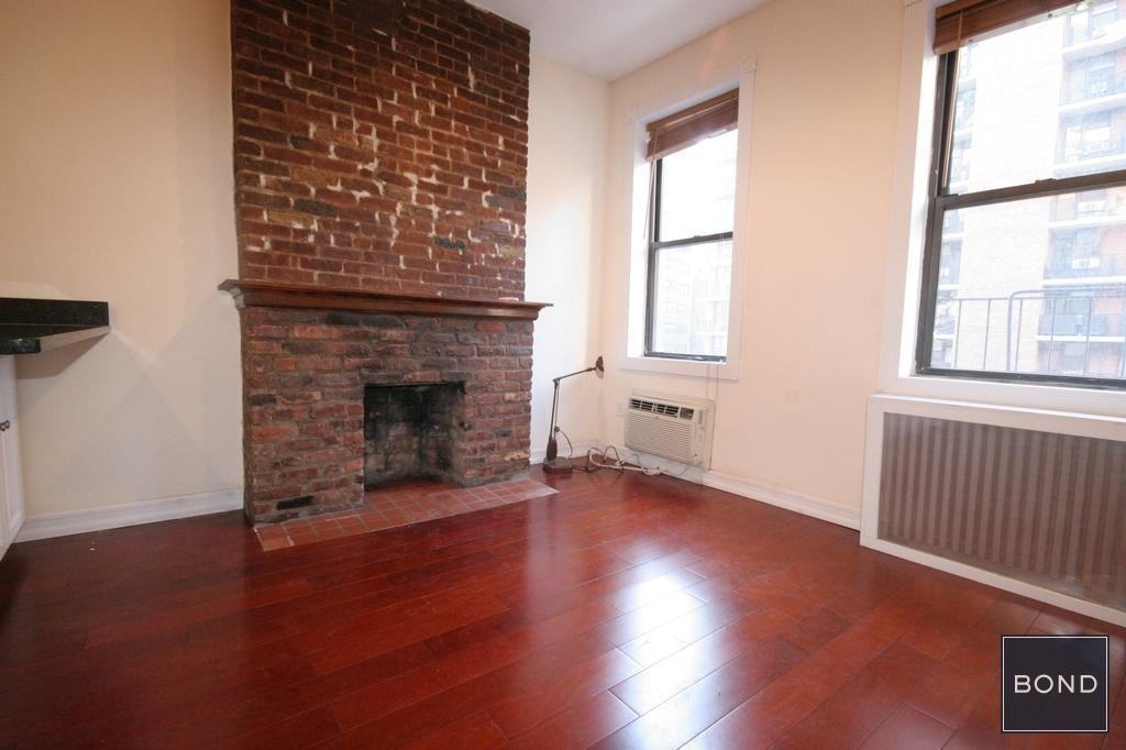 531 3rd Ave - Photo 3 of 6