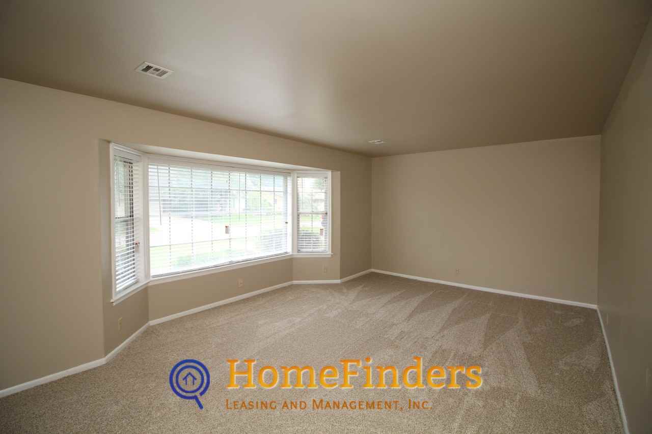 4614 S Norwood Ave - Photo 2 of 18