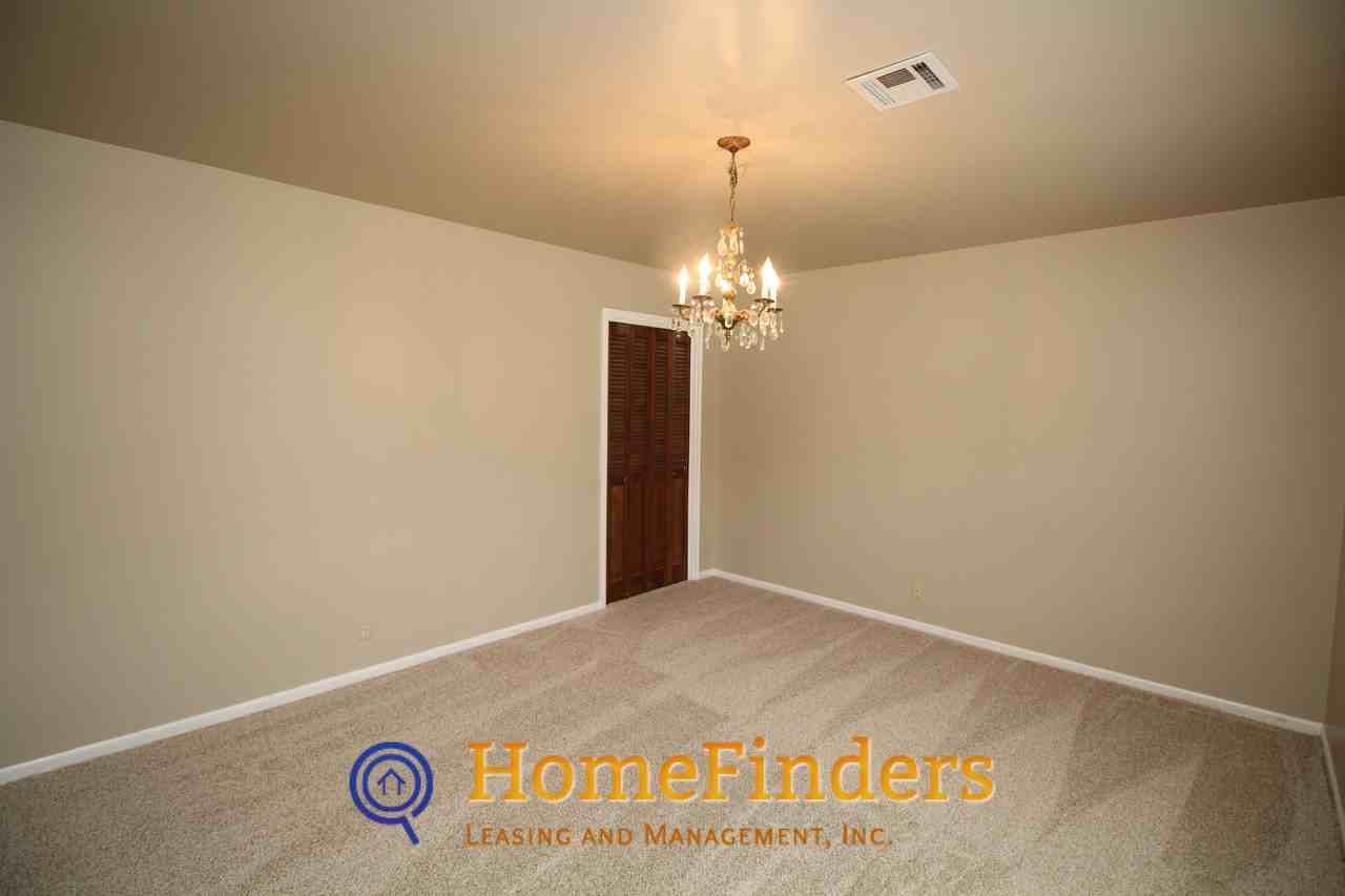 4614 S Norwood Ave - Photo 3 of 18