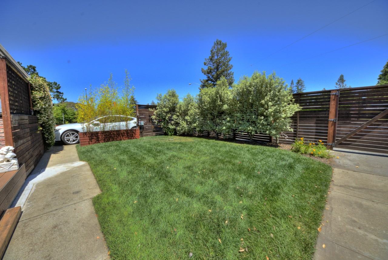 2110 Sharon Rd - Photo 3 of 21