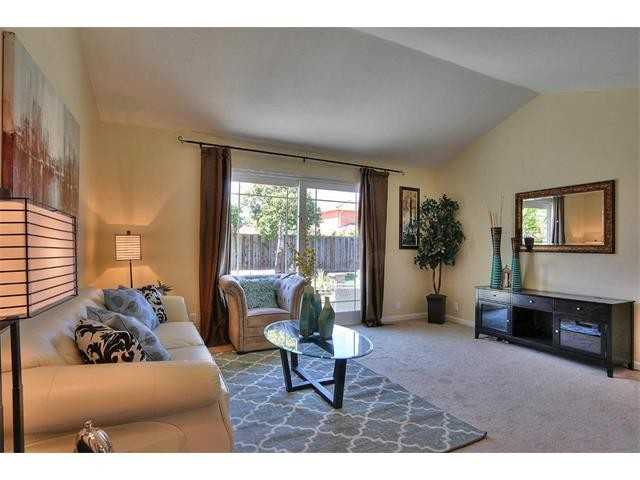 2848 Mayglen Way - Photo 3 of 16