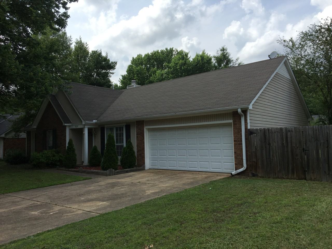 6826 Bainbridge Dr - Photo 3 of 18