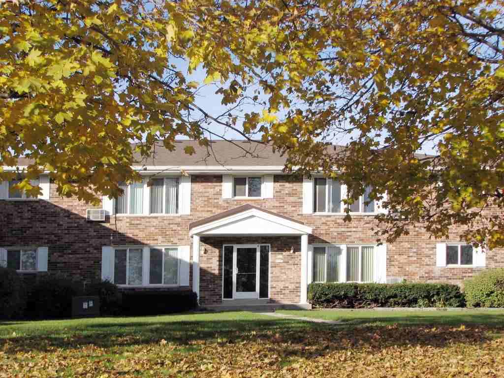 Colonial Apartments - Photo 2 of 2