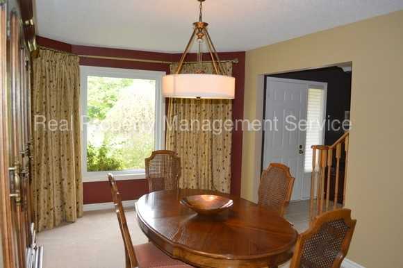 35 Norfolk Ave - Photo 3 of 19