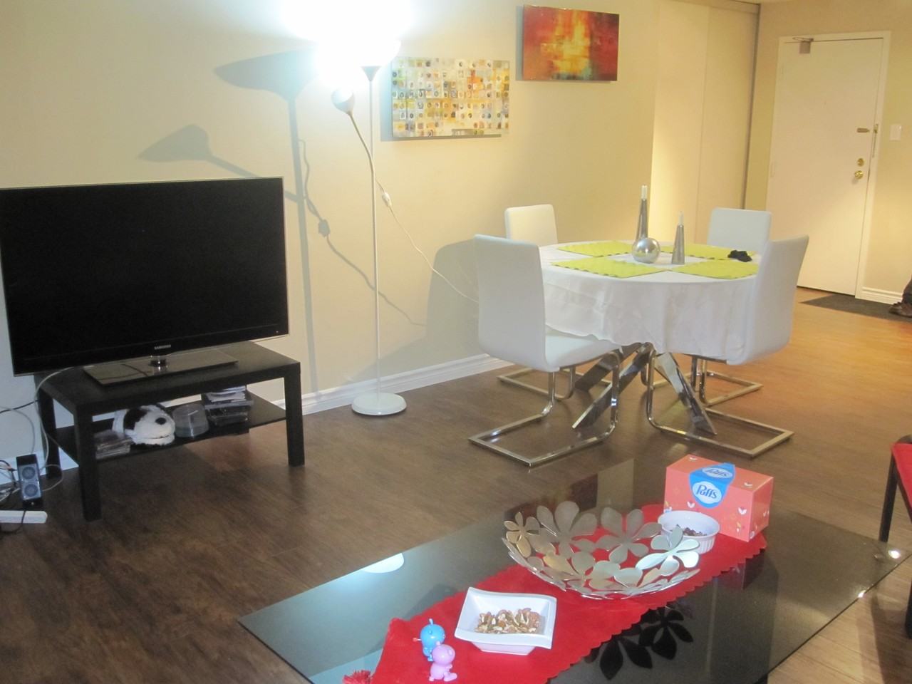 201 Laurier Ave E - Photo 3 of 5