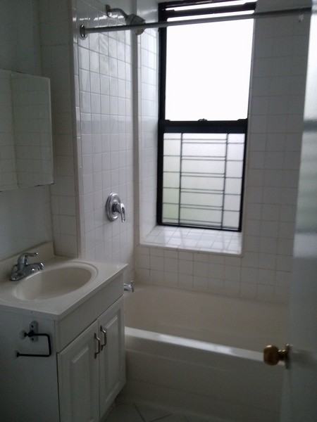 674 47th St 4C - Photo 2 of 3