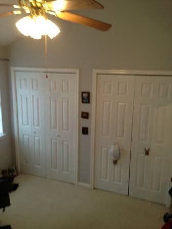 1619 S Barton St - Photo 3 of 9