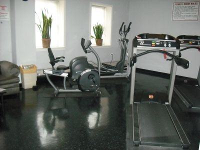 550 North Kenmore Ave W - Photo 3 of 6