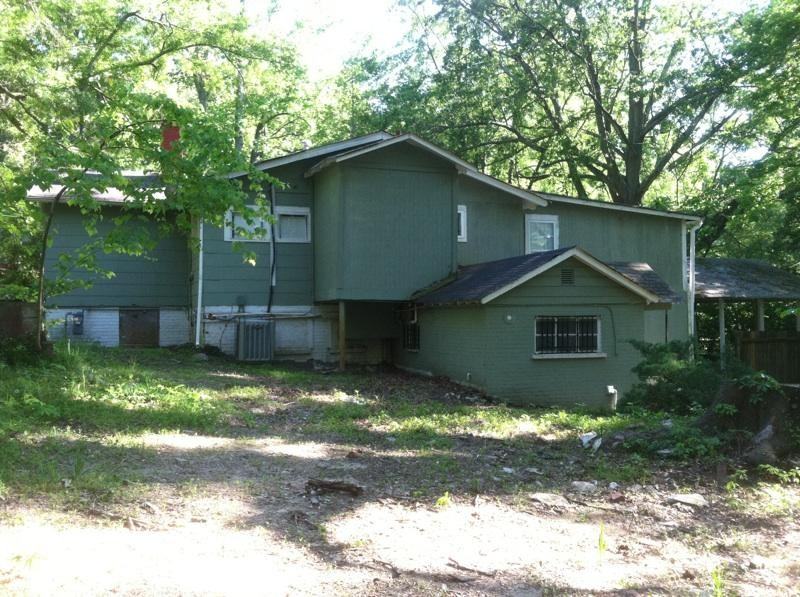 418 Holly Dr SE - Photo 2 of 4