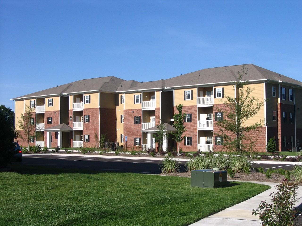 1345 Wenlon Dr - Photo 2 of 7