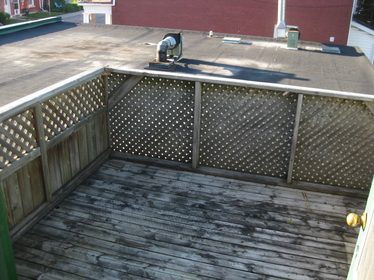 357 Barrie St - Photo 3 of 10