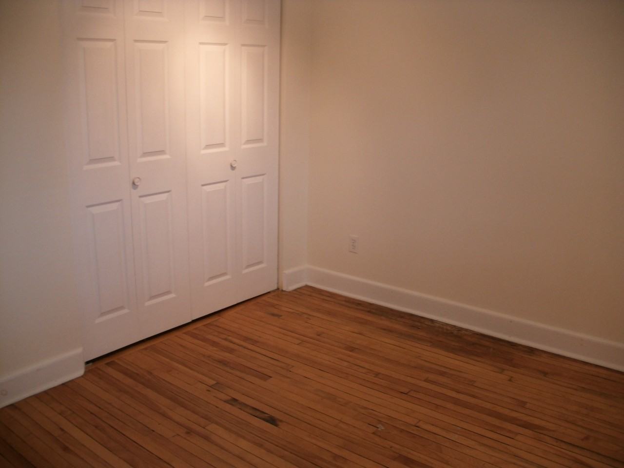 141 Beechwood Ave - Photo 3 of 6