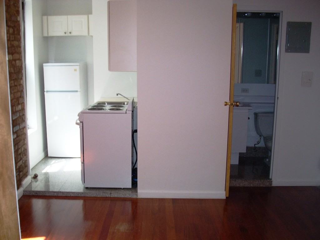 165 Mulberry St 6J - Photo 3 of 3