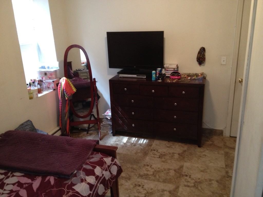 24 38th St - Photo 2 of 5