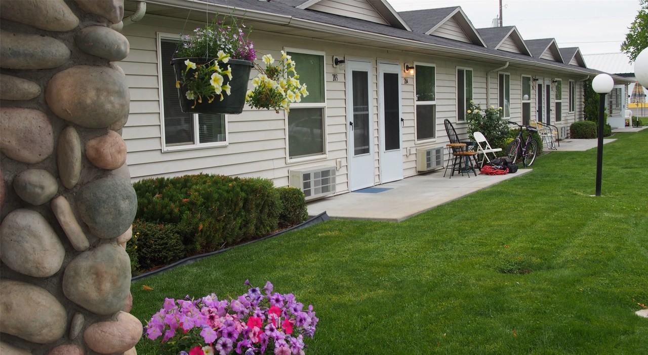 501 E 12th St - Photo 2 of 5