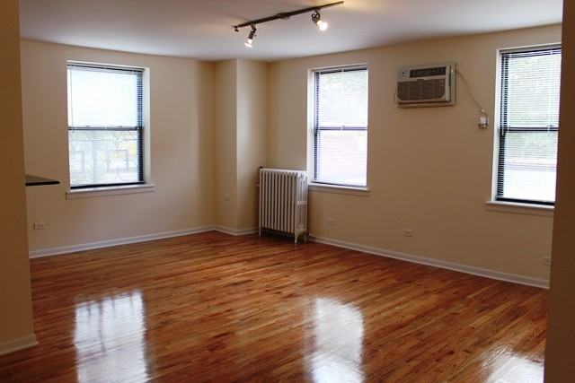 5050 N Sheridan Rd - Photo 3 of 6