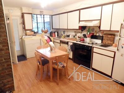 381 Clinton St - Photo 2 of 8