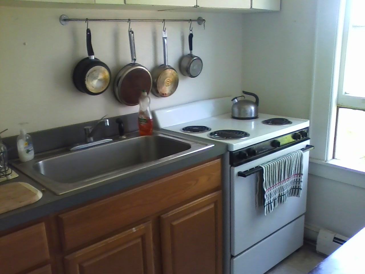 584 Prospect St - Photo 3 of 5