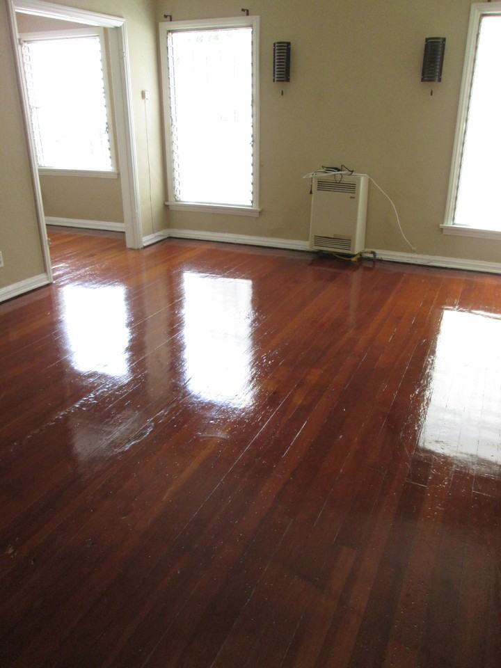 1440 N Gardner Ave - Photo 3 of 8