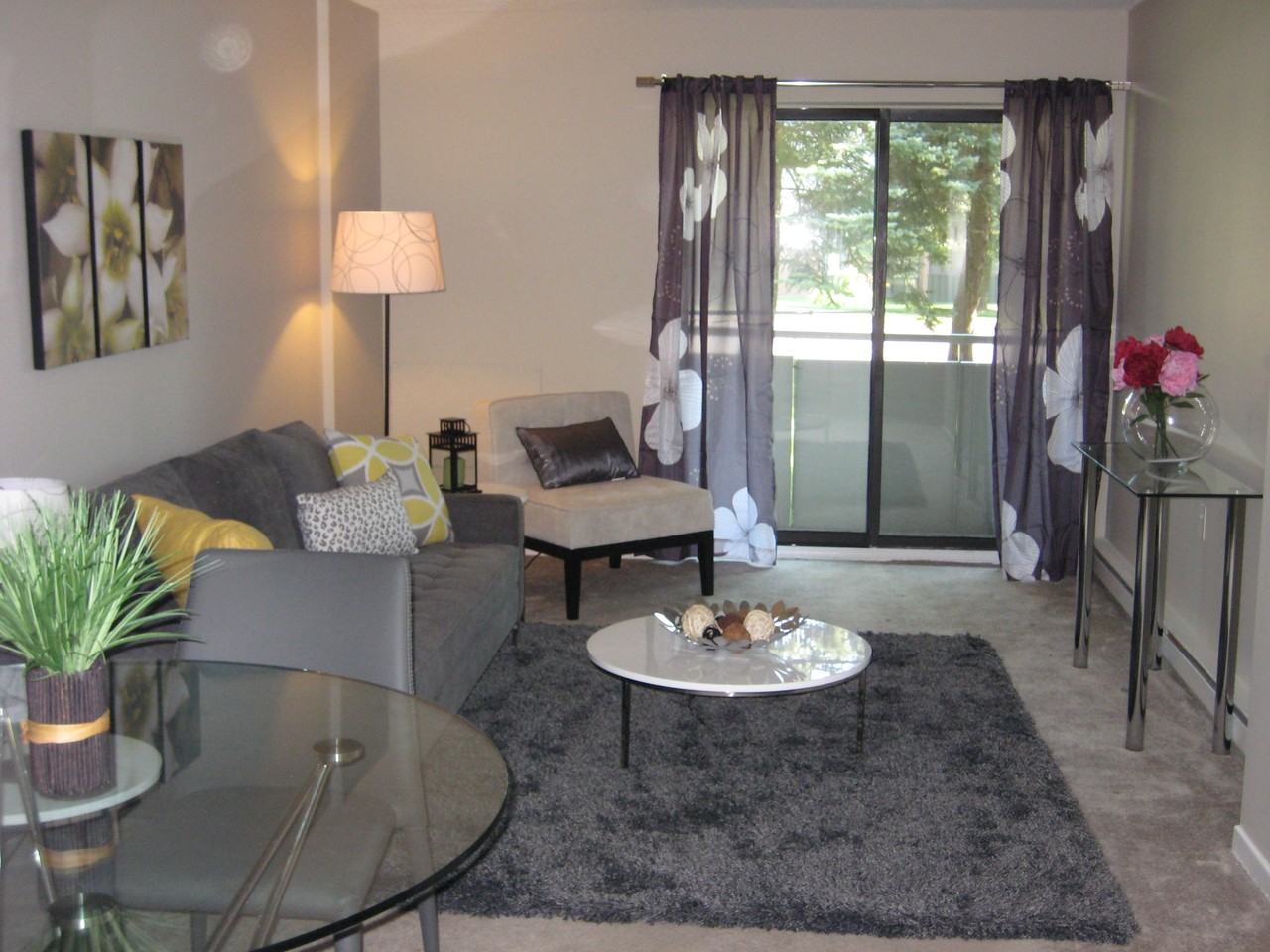 90 Silvercreek Pkwy N