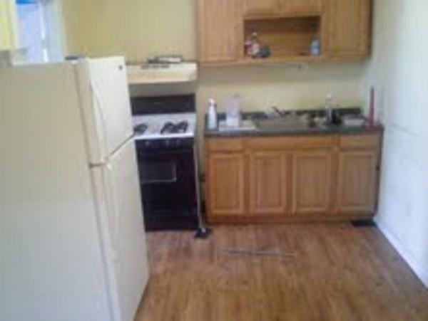 720 Quincy St - Photo 3 of 4