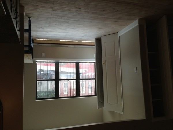 270 Hull Ave - Photo 2 of 7