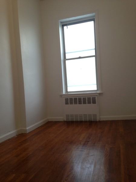 320 11th Ave 3R - Photo 2 of 2