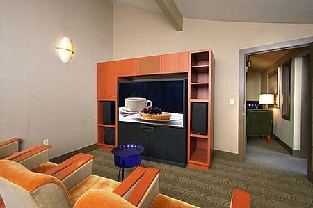 14820 Redmond Way - Photo 2 of 8