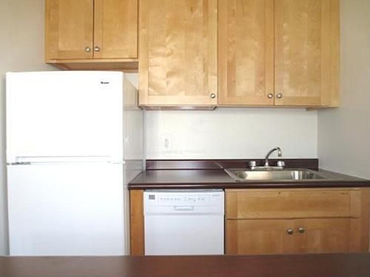 135 E 55th St - Photo 3 of 4