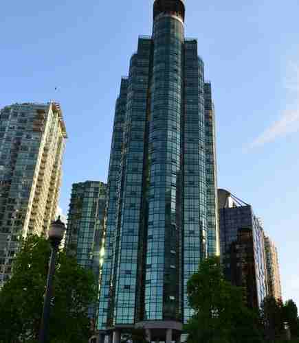 588 Broughton St #588