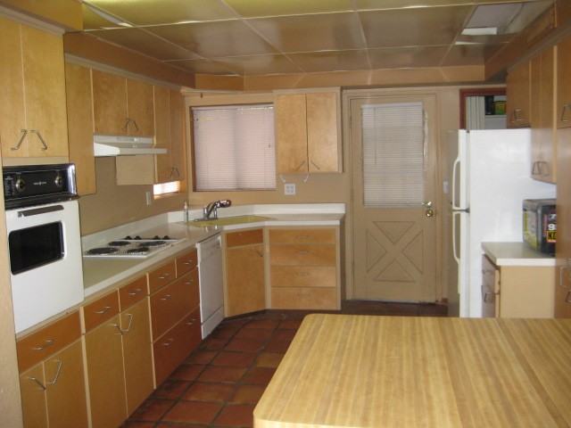 2152 N Edison Terrace - Photo 2 of 8