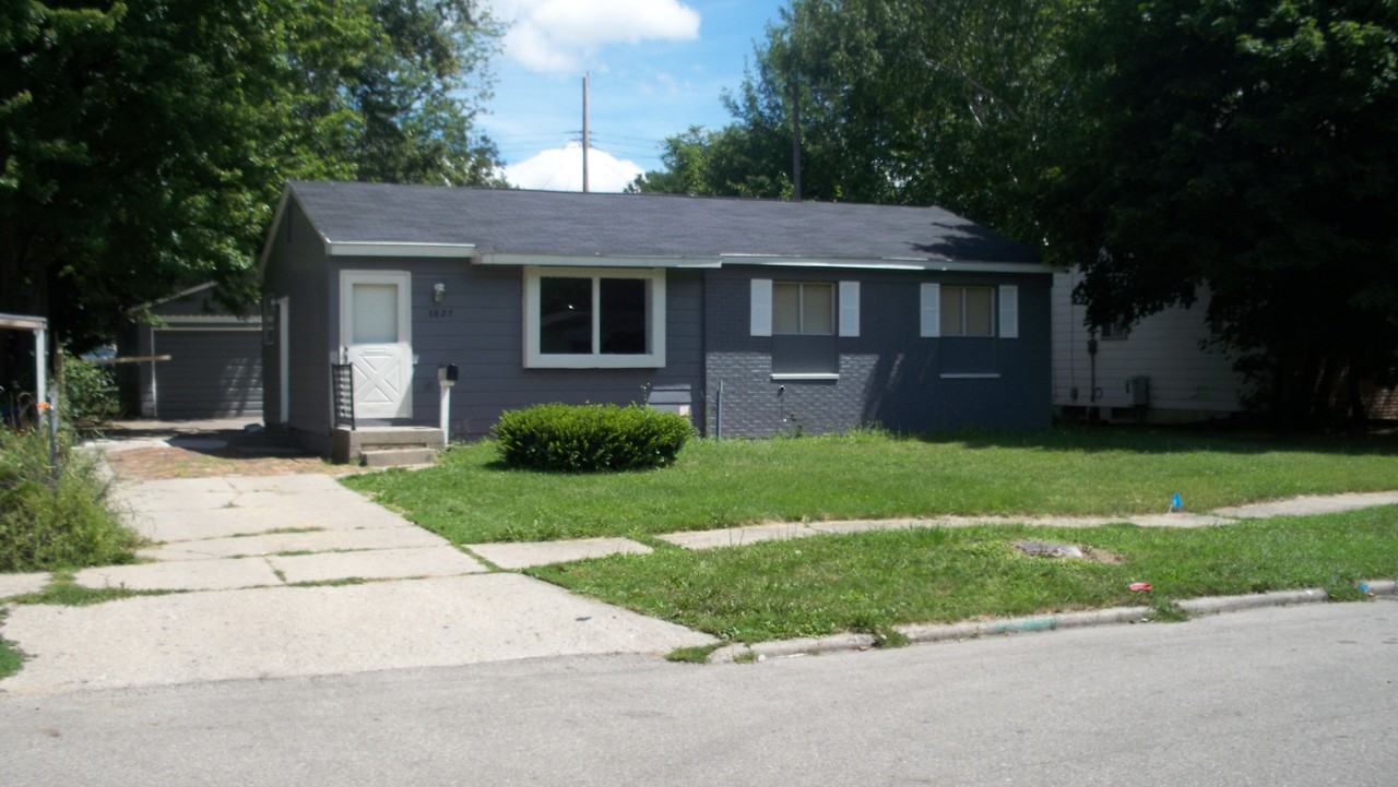 3827 Hillborn Ln - Photo 3 of 21