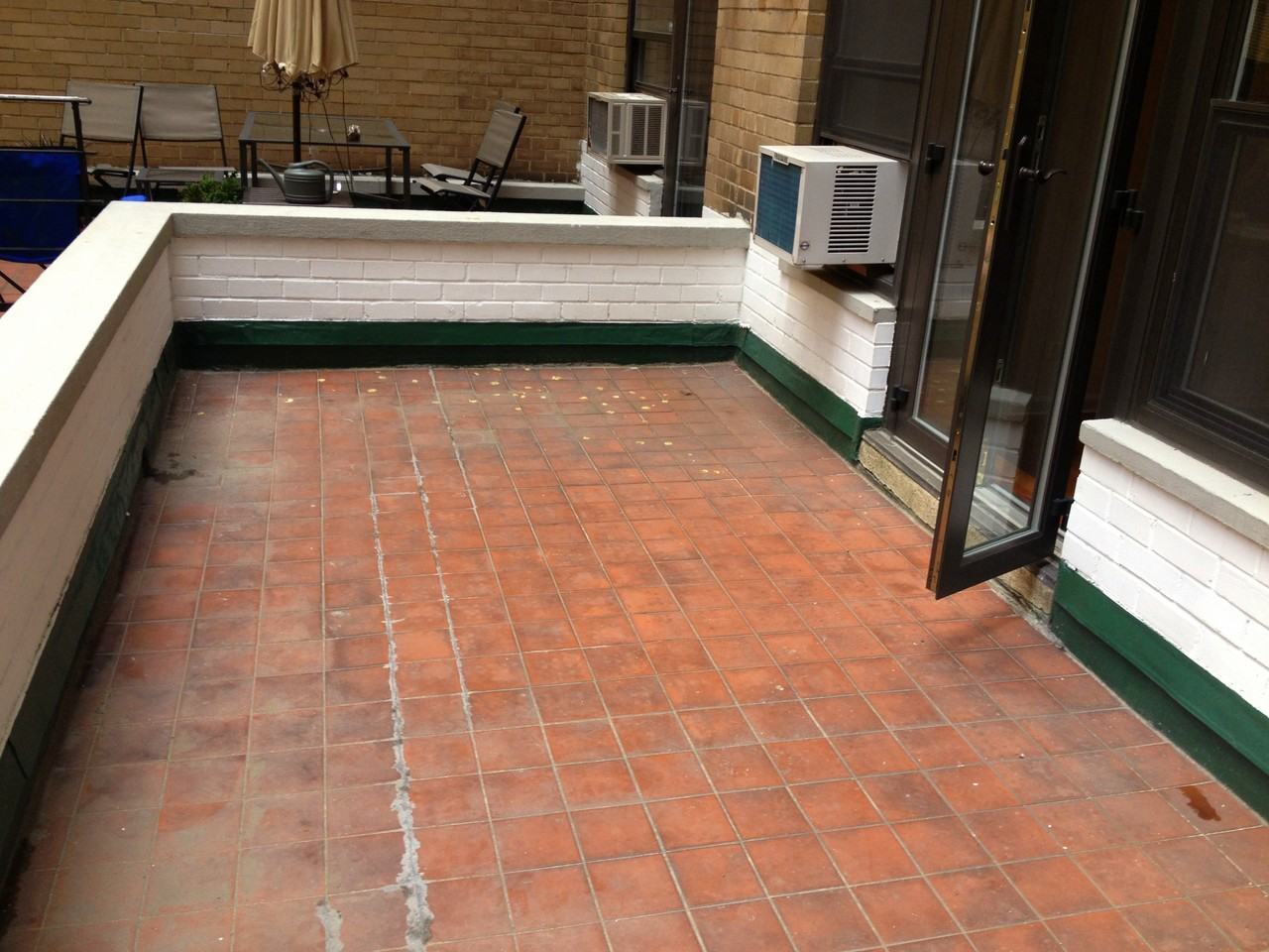 412 W 55th St #1B - Photo 2 of 4