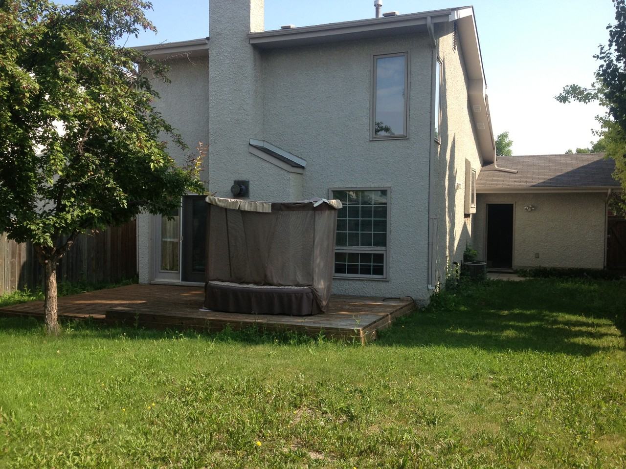 128 De la Seigneurie Blvd - Photo 2 of 7