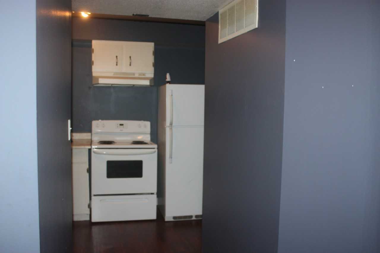 221 Angela Dr - Photo 2 of 6