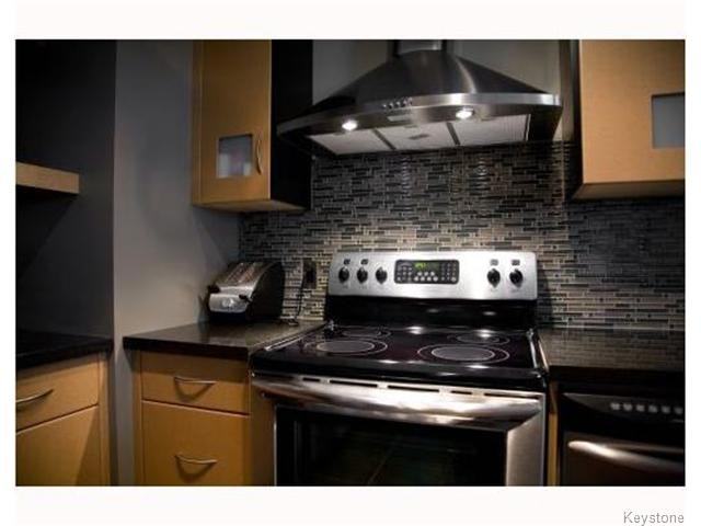 520 Portage Ave - Photo 2 of 7