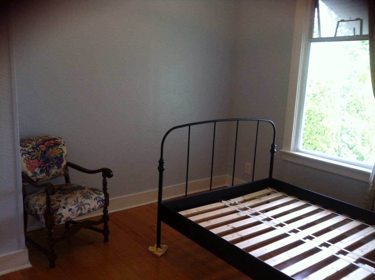 2885 Parkview Dr - Photo 2 of 6