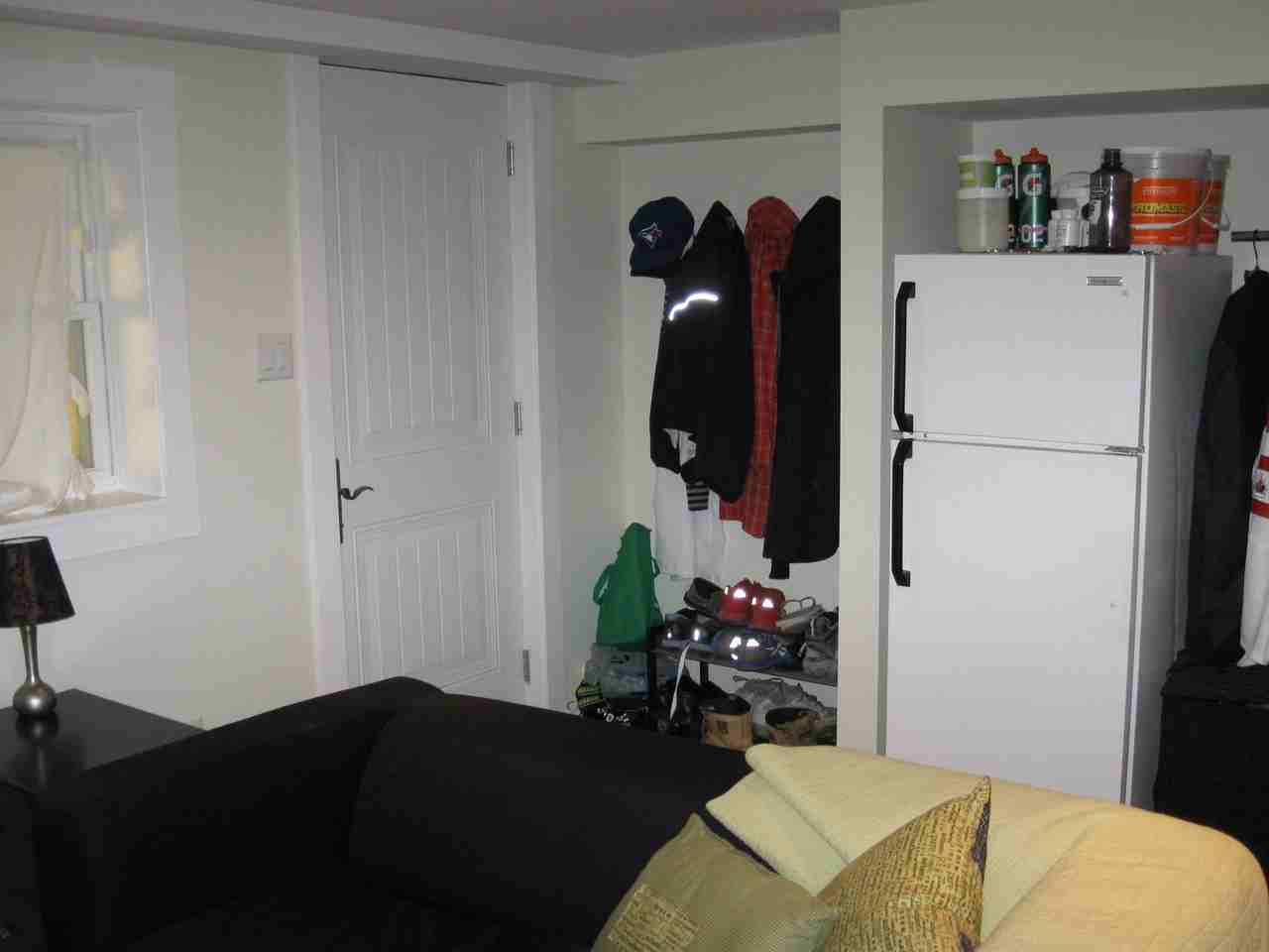 67 Cardinal Crescent S - Photo 2 of 8