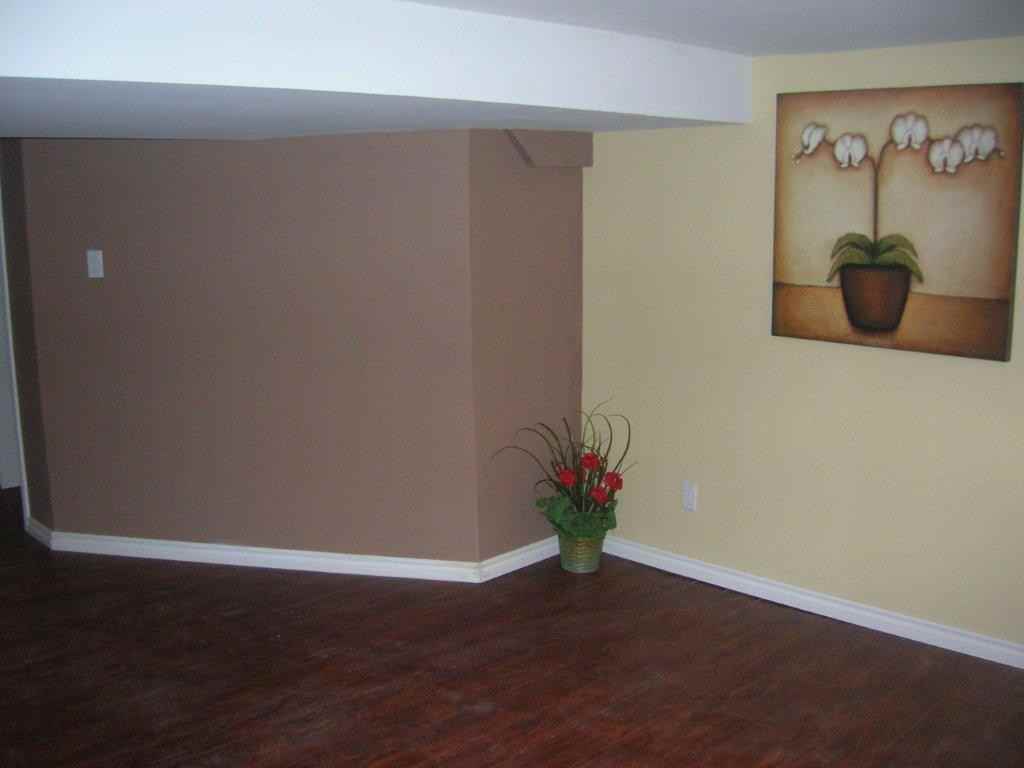 628 Alverstone St - Photo 3 of 5